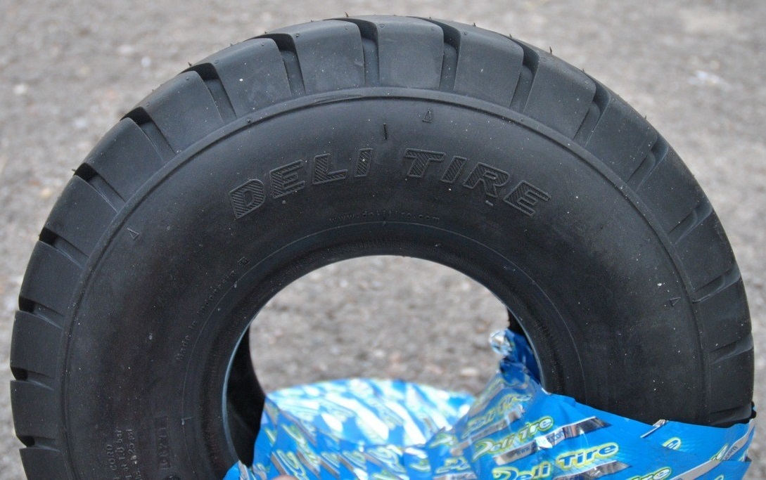 Бескамерная покрышка производства Deli Tire размер 130/90-6 - Зображення 5