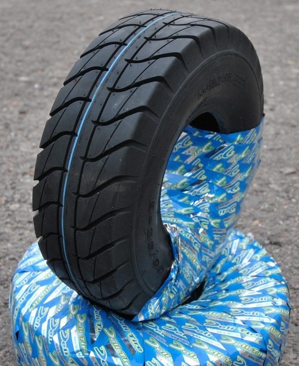 Бескамерная покрышка производства Deli Tire размер 130/90-6